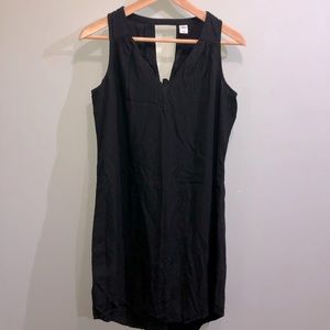 Sleeveless back cut out dress